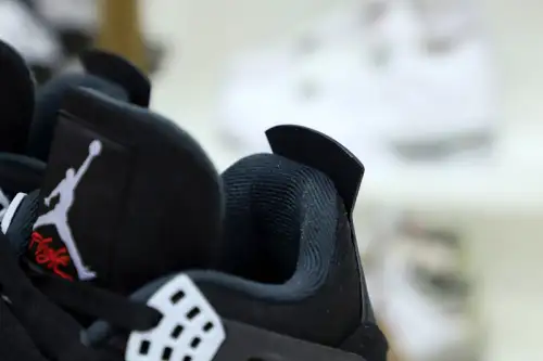 Air Jordan 4 