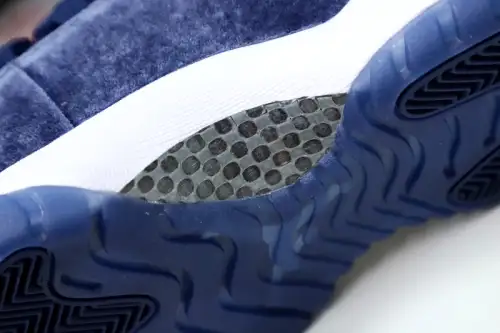 Air Jordan 11 Retro Midnight Navy 