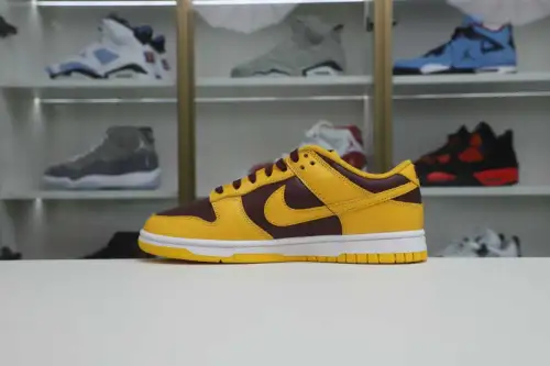 Nike Dunk Low Retro 