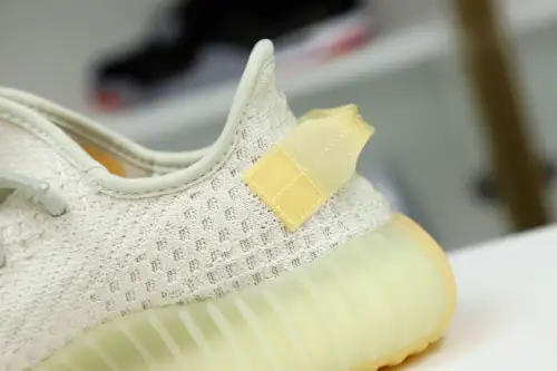 Yeezy Boost 350 V2 