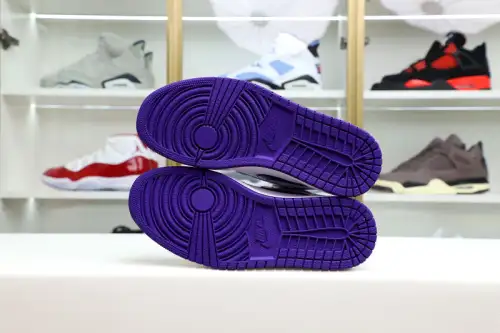 Air Jordan 1 High Og Court Purple 