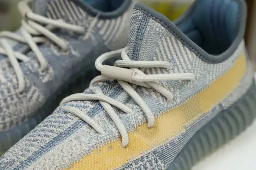 Yeezy Boost 350 V2 