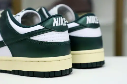 Nike Wmns Dunk Low 