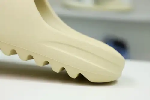 Yeezy Slide 