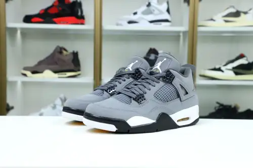 Air Jordan 4 Retro 