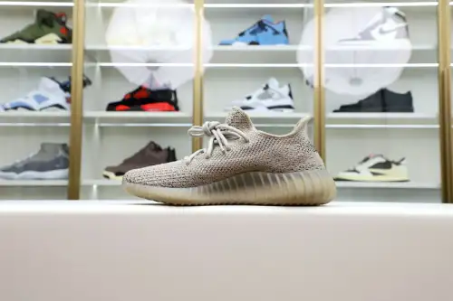 Yeezy Boost 350 V2 