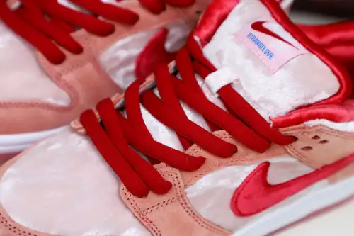 Strangelove X Dunk Low Sb 