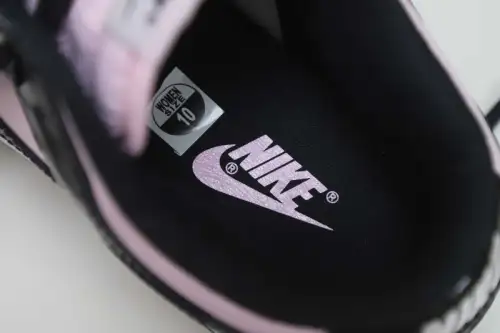 Nike Dunk Low Ess 