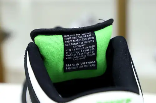 Nike Sb Dunk Low Staple Panda Pigeon (Regular Box) 
