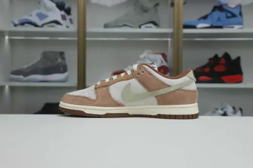 Dunk Low Retro Prm Medium Curry 