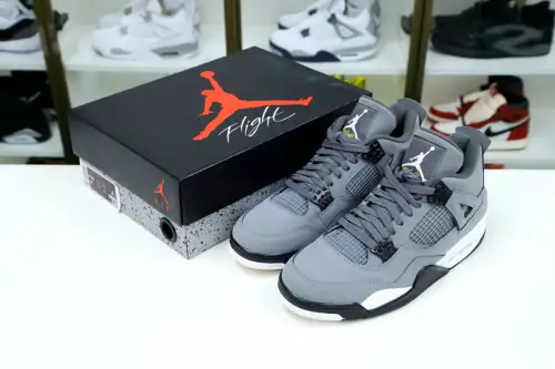 Air Jordan 4 Retro 
