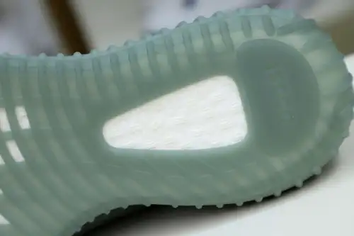 Yeezy Boost 350 V2 