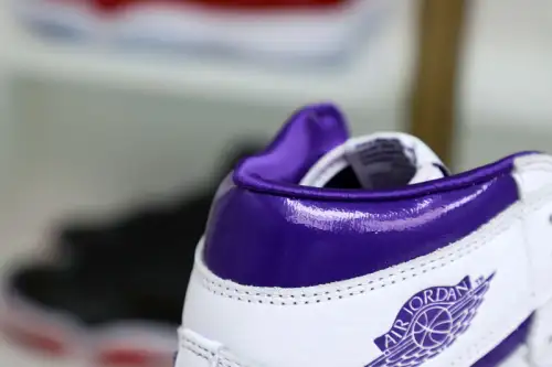 Air Jordan 1 High Og Court Purple 
