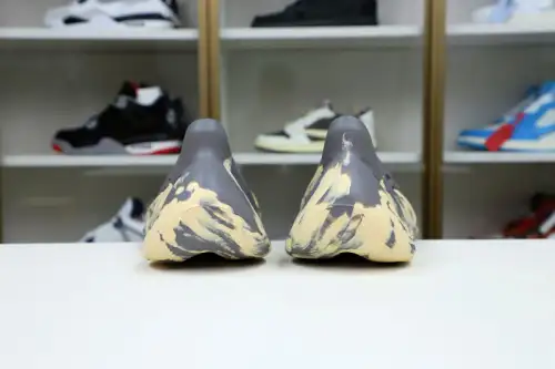 Yeezy Foam Runner 