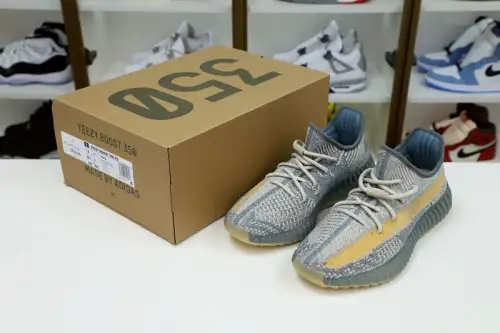 Yeezy Boost 350 V2 