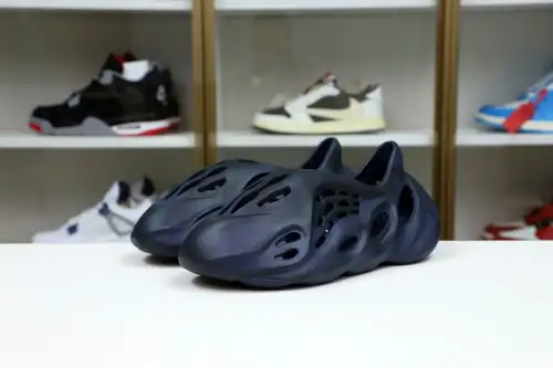 Yeezy Foam Runner 