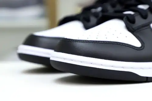 Dunk Low Panda 