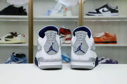 Air Jordan 4 Retro 