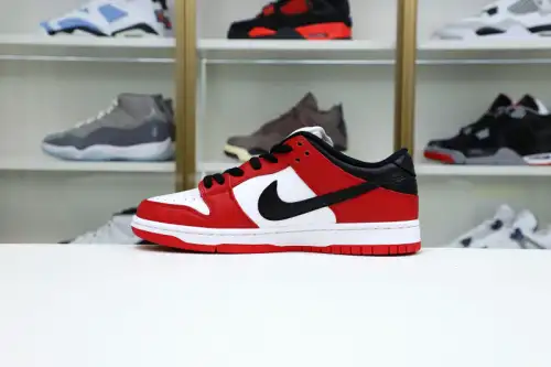 Nike Sb Dunk Low “Chicago” 