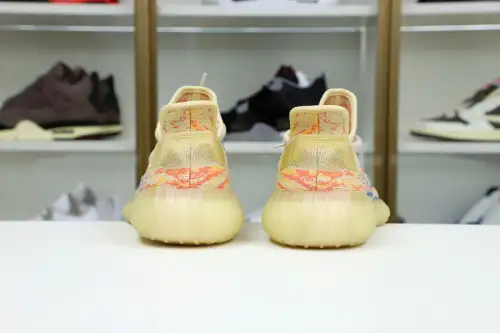 Yeezy Boost 350 V2 