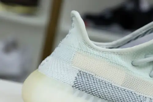 Yeezy Boost 350 V2 