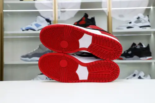 Nike Sb Dunk Low “Chicago” 