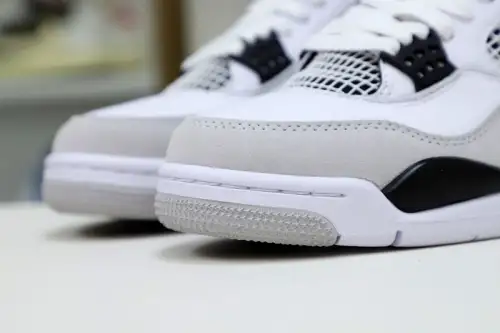 Air Jordan 4 Military Black 