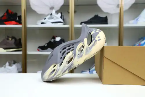 Yeezy Foam Runner 