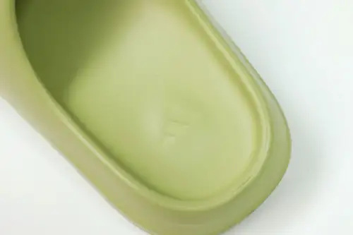 Yeezy Slide 