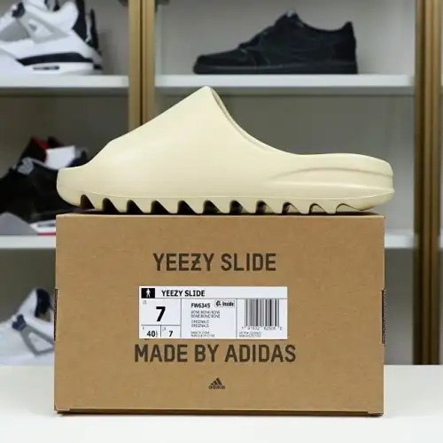 Yeezy Slide 