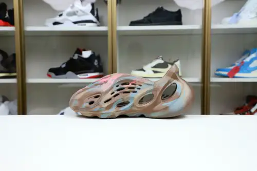 Yeezy Foam Rnnr Mx Sand Grey 