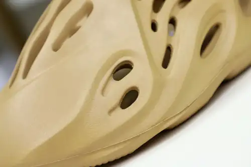 Yeezy Foam Runner 