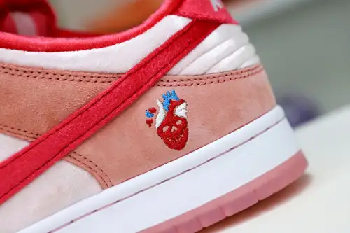 Strangelove X Dunk Low Sb 