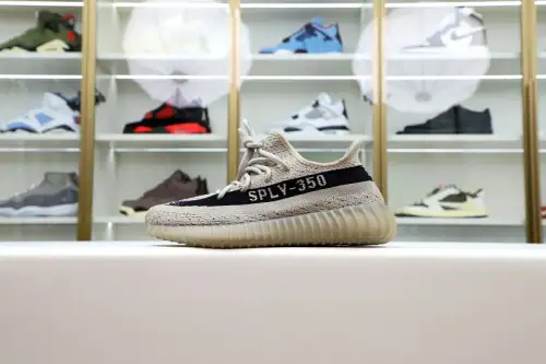 Yeezy Boost 350 V2 