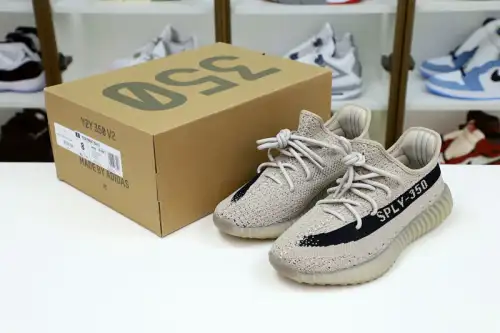 Yeezy Boost 350 V2 