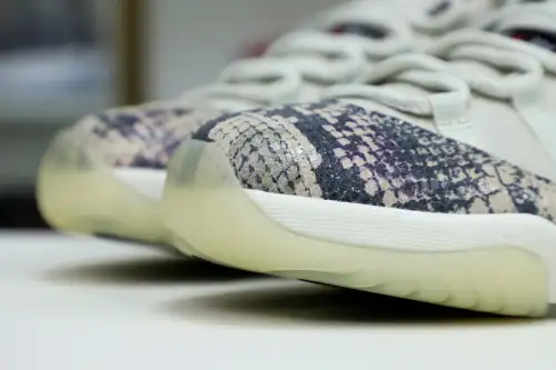Air Jordan 11 Low Snakeskin Light Bone 