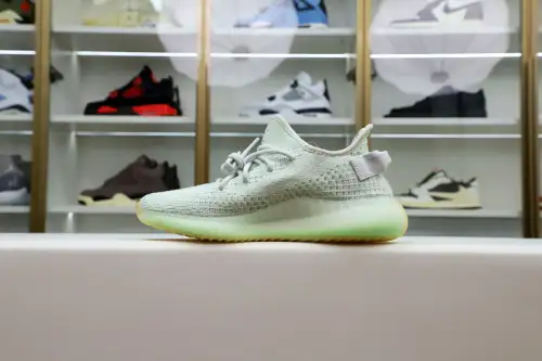 Yeezy Boost 350 V2 