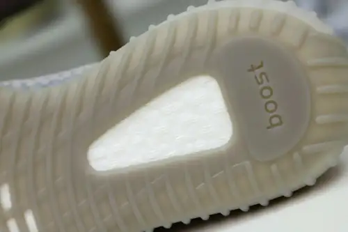 Yeezy Boost 350 V2 “Tail 