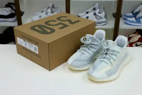 Yeezy Boost 350 V2 
