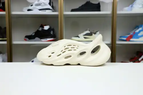 Yeezy Foam Runner 