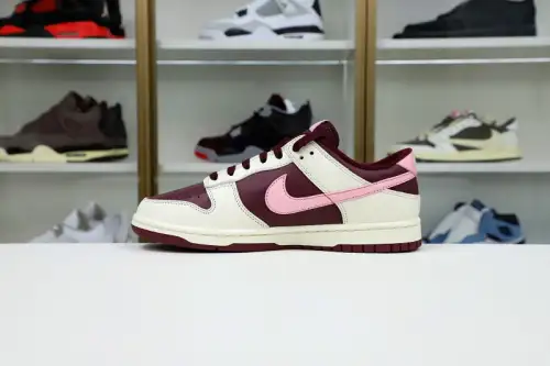 Nike Dunk Low Valentine Day 