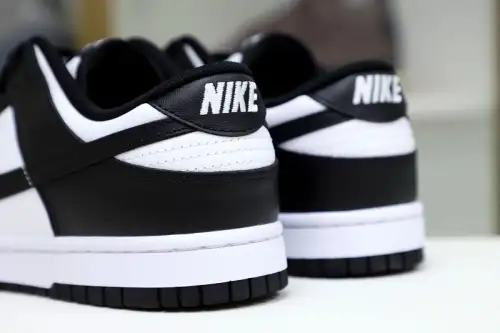 Dunk Low Panda 