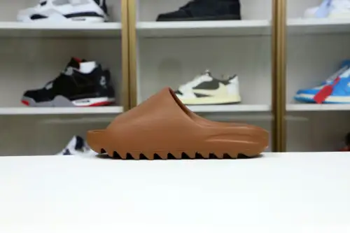 Yeezy Slide 