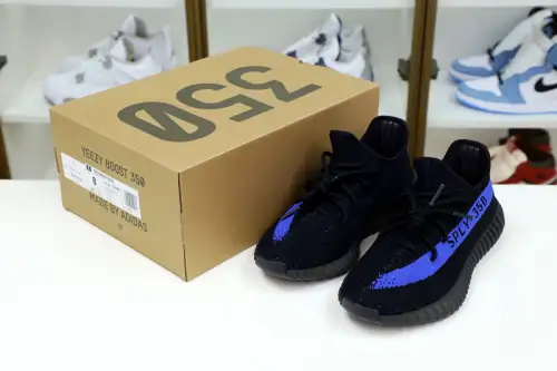 Yeezy Boost 350 V2 