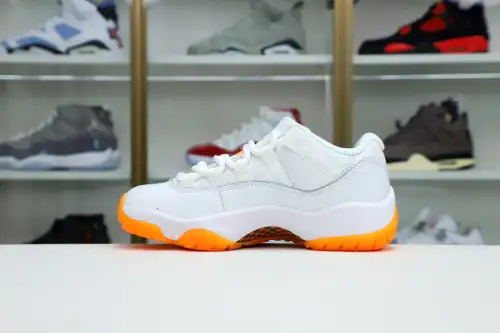 Wmns Air Jordan 11 Retro Low 