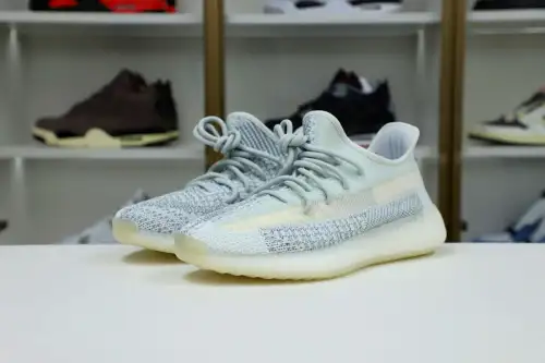 Yeezy Boost 350 V2 