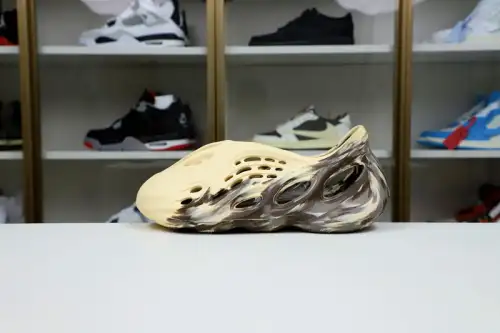 Yeezy Foam Runner 