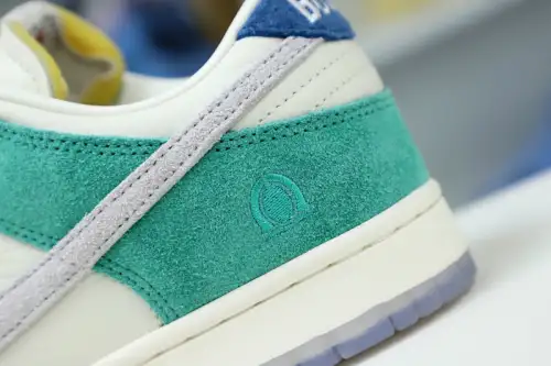 Kasina X Dunk Low 