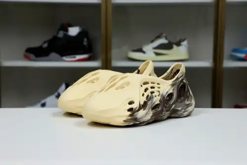 Yeezy Foam Runner 