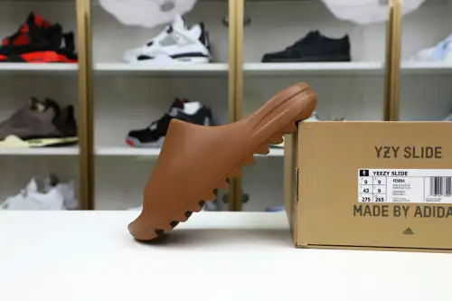 Yeezy Slide 